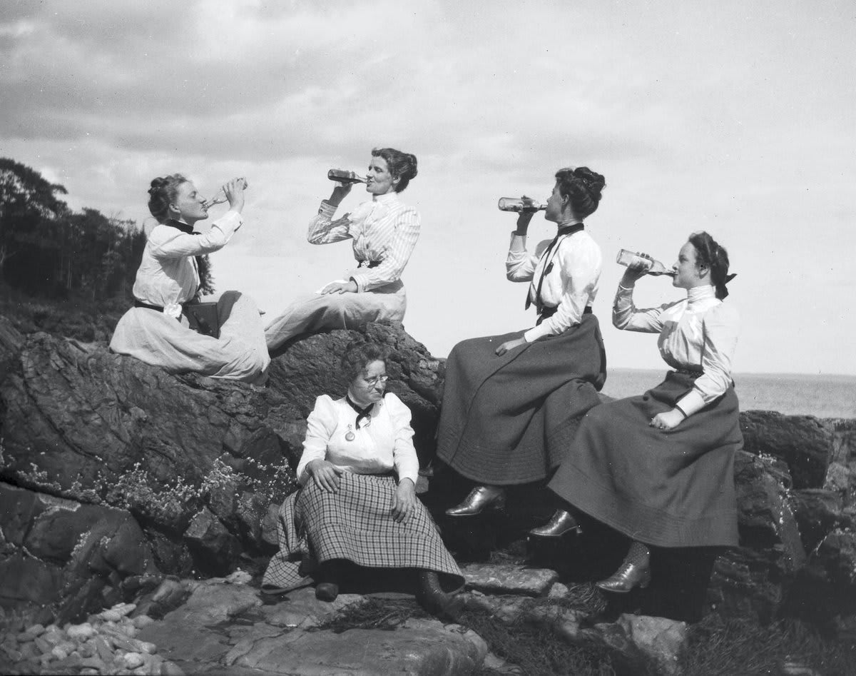 Wonderful series of photographs offering a glimpse into female friendship in Maine, ca. 1898:
