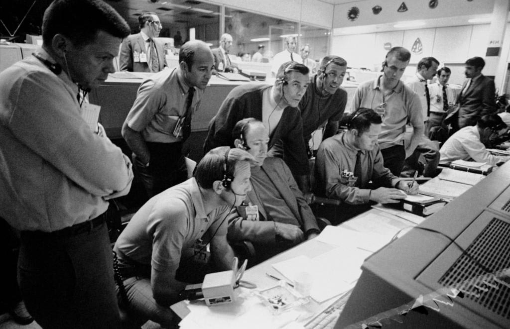 On Fridaythe13th we honor Apollo 13, our most successful failure. Although the crew didn't reach the moon due to a mechanical failure, mission control worked day & night to bring them home. The safe return of Apollo 13 was one of @NASA's finest hours.