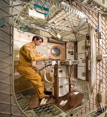 Who wore it better? In one image we have the mannequin in our backup Skylab Orbital at the Museum. In the other stands the crew of the Skylab 4. Both are stunning in their mud-brown suits! Skylab launched today in 1973. Stay classy, 1970s 👍