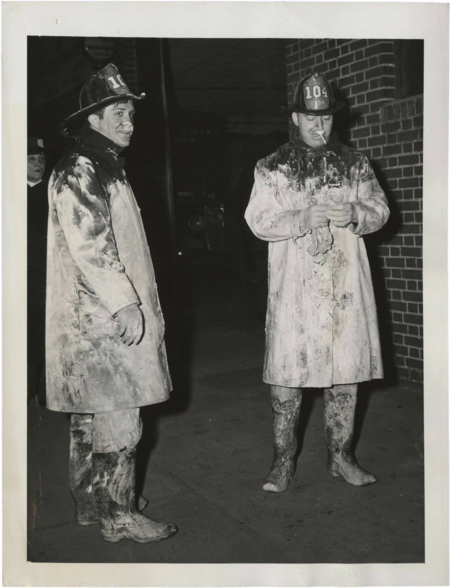 👮‍♂️ ‘Men in White’ (1943) by Arthur Fellig (aka Weegee). Aided by his portable police-band radio, the Austrian-born American street photographer is celebrated for his stark black & white street photography of NYC in the 1930s & ‘40s (via