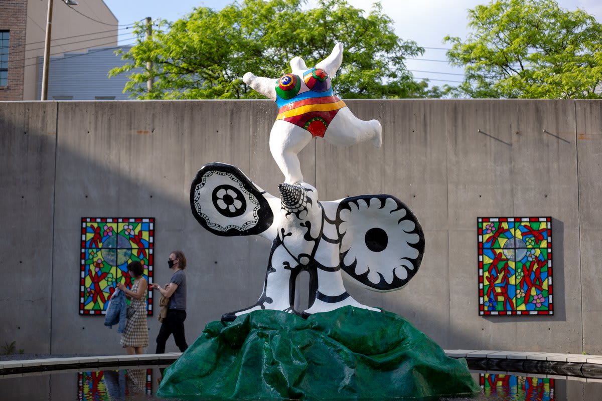 It's the SummerSolstice and we're out here with NikideSaintPhalle's fountain. Hang in the courtyard with cocktails from Mina's and take in the art en plein air. We're open until 8 p.m. Thursday through Saturday, get your tickets for this weekend now at