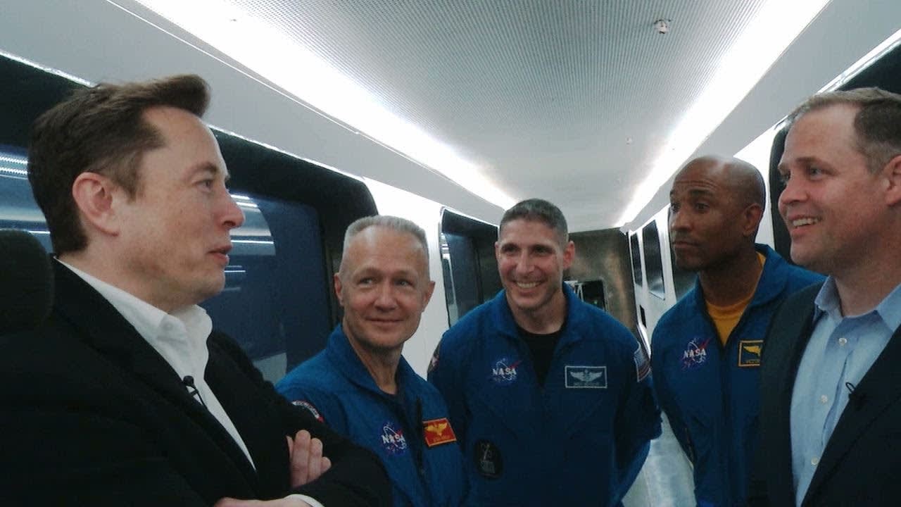 NASA Administrator Bridenstine Chats with Elon Musk of SpaceX