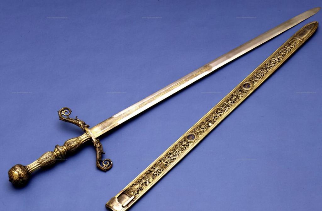 This sword was a gift from Pope Innocent VIII to Iñigo López de Mendoza, 2nd Count of Tendilla in 1486.