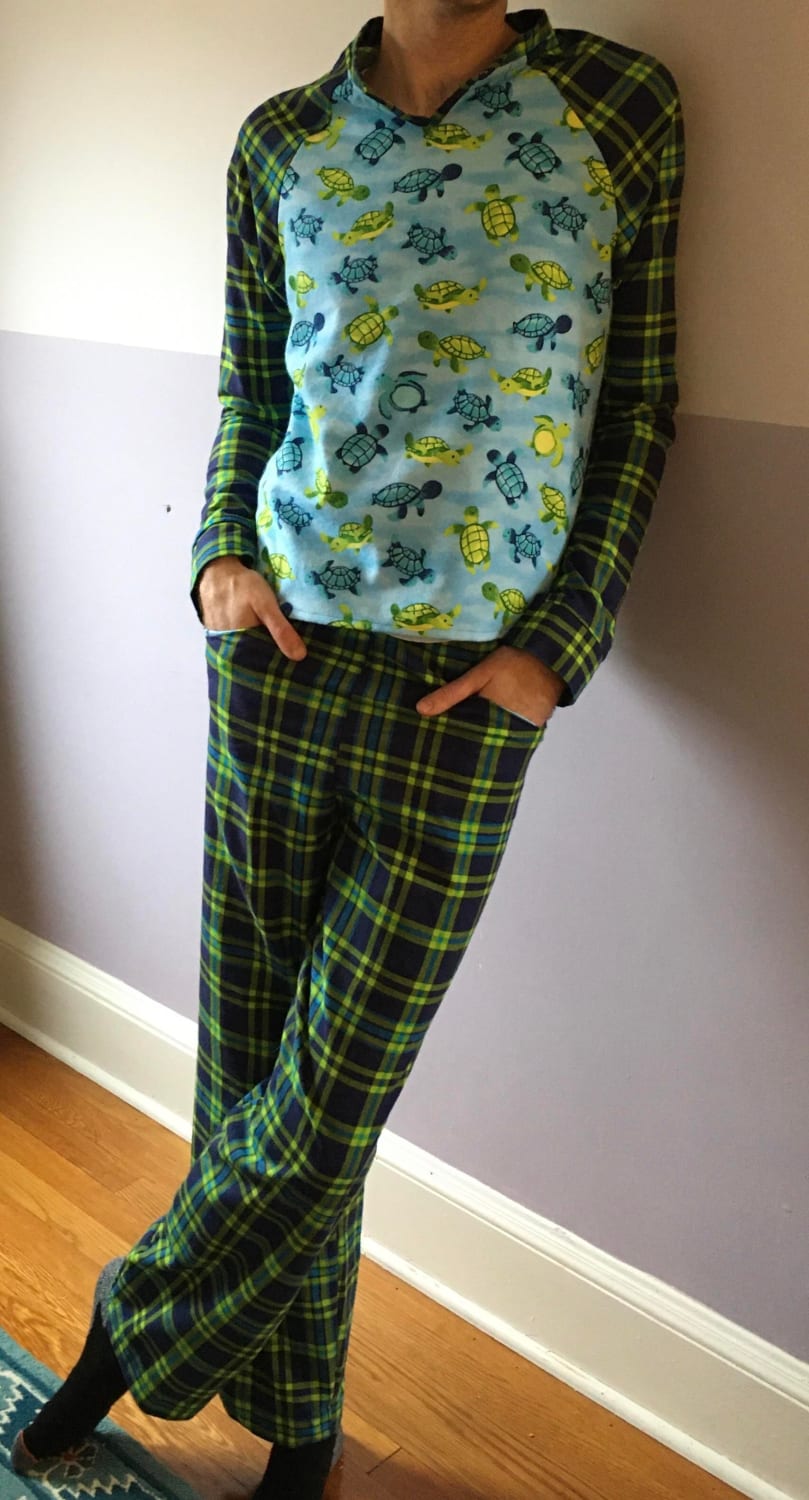 [Simplicity 9128] Husband is very sad that he will have to wait until Christmas to wear these pajamas!