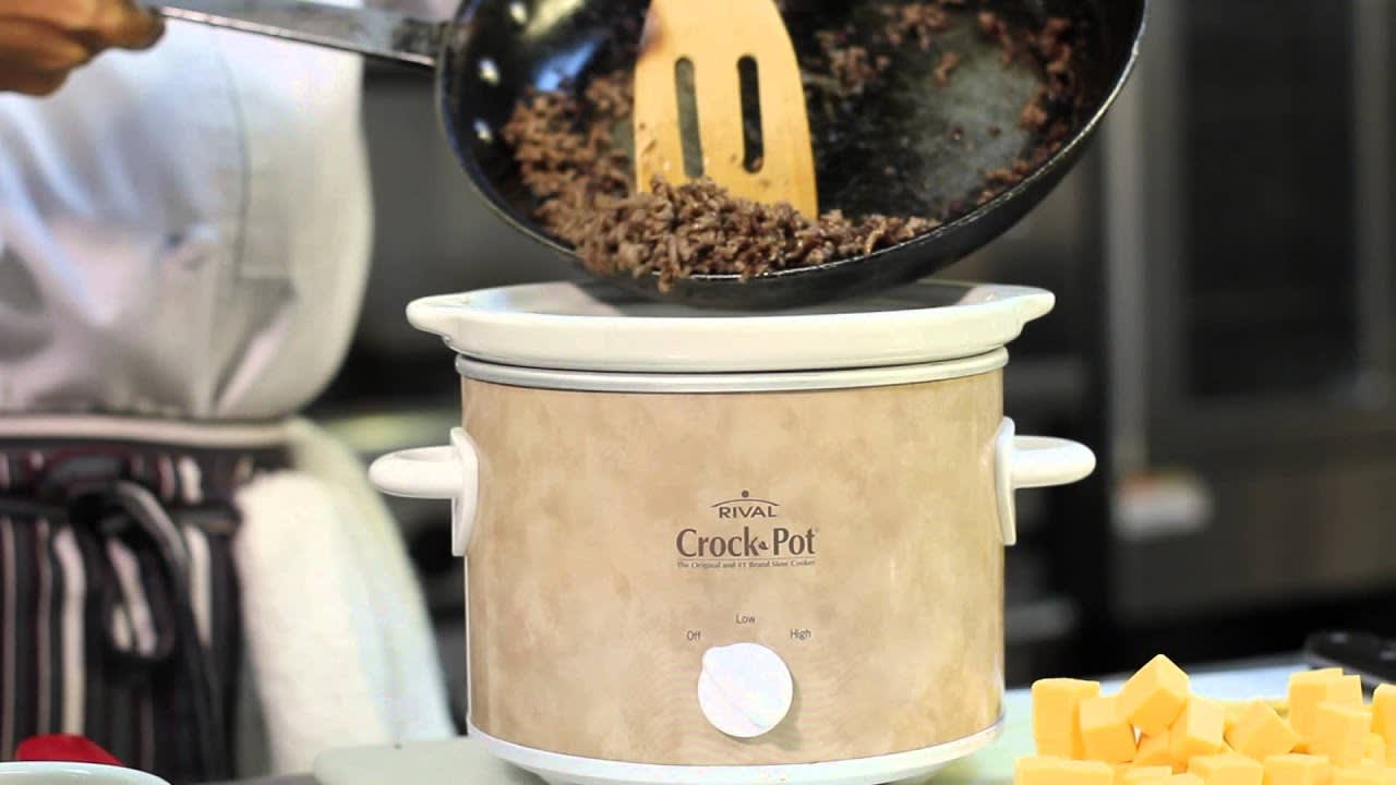 A Crock-Pot Appetizer With Velveeta & Ground Beef : Dip It