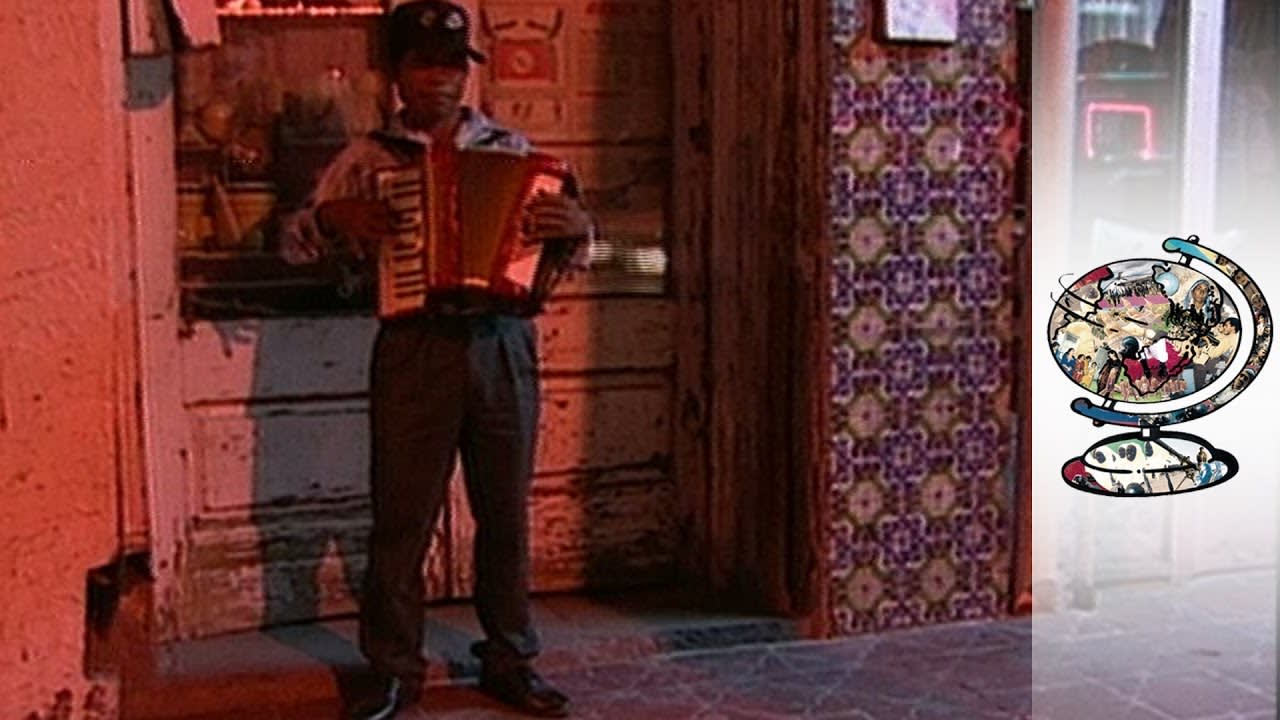Searching For The American Dream In Mexico (1998)