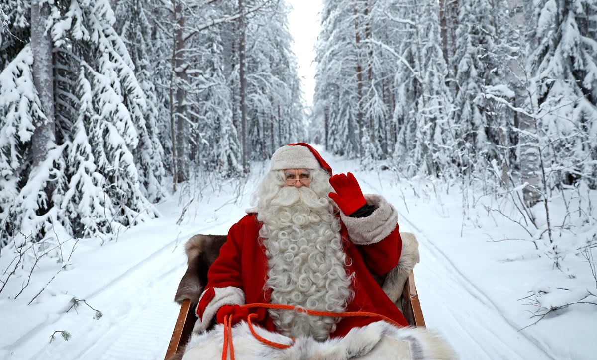 Santa Claus Is Coming to Town - 31 photos of the Jolly Old Elf from around the world: