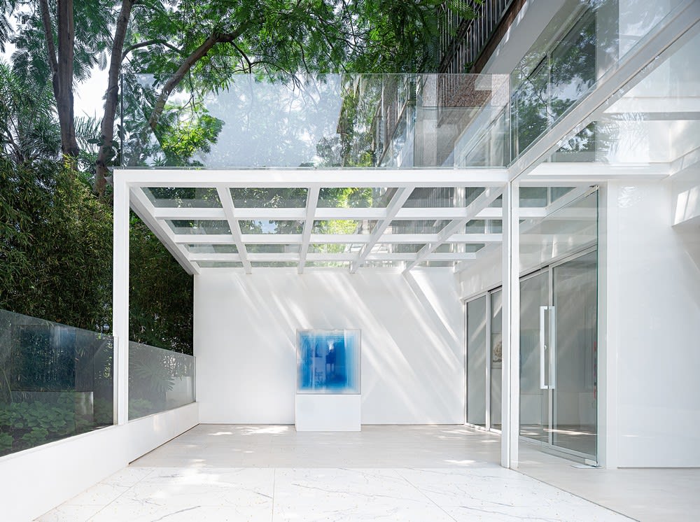DA INTEGRATING LIMITED transformed an old residence into what is now KennaXu Gallery a contemporary art space in Shenzhen, China