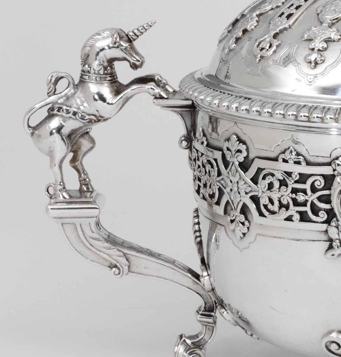 Take a closer look at the silver objects made by the families of refugee craftsmen who fled persecution in France under Louis XIV in the late 17th century. Our short course Huguenot Silver: Turtles, Taste and Tureens starts in May: