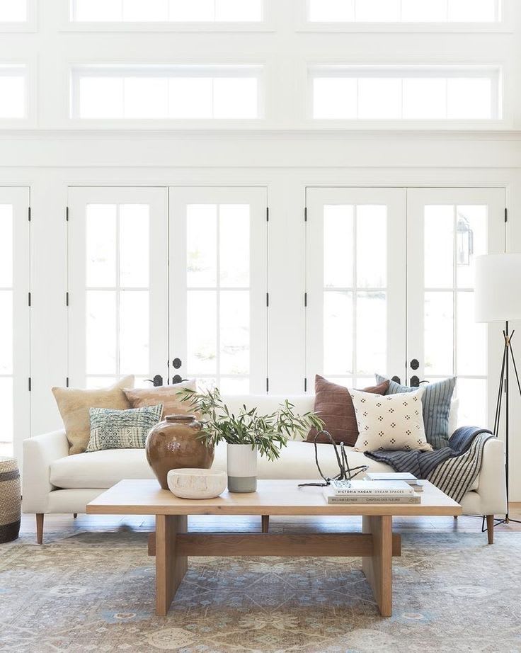 Farmhouse styled easy and minimalistic coffee table decor ideas