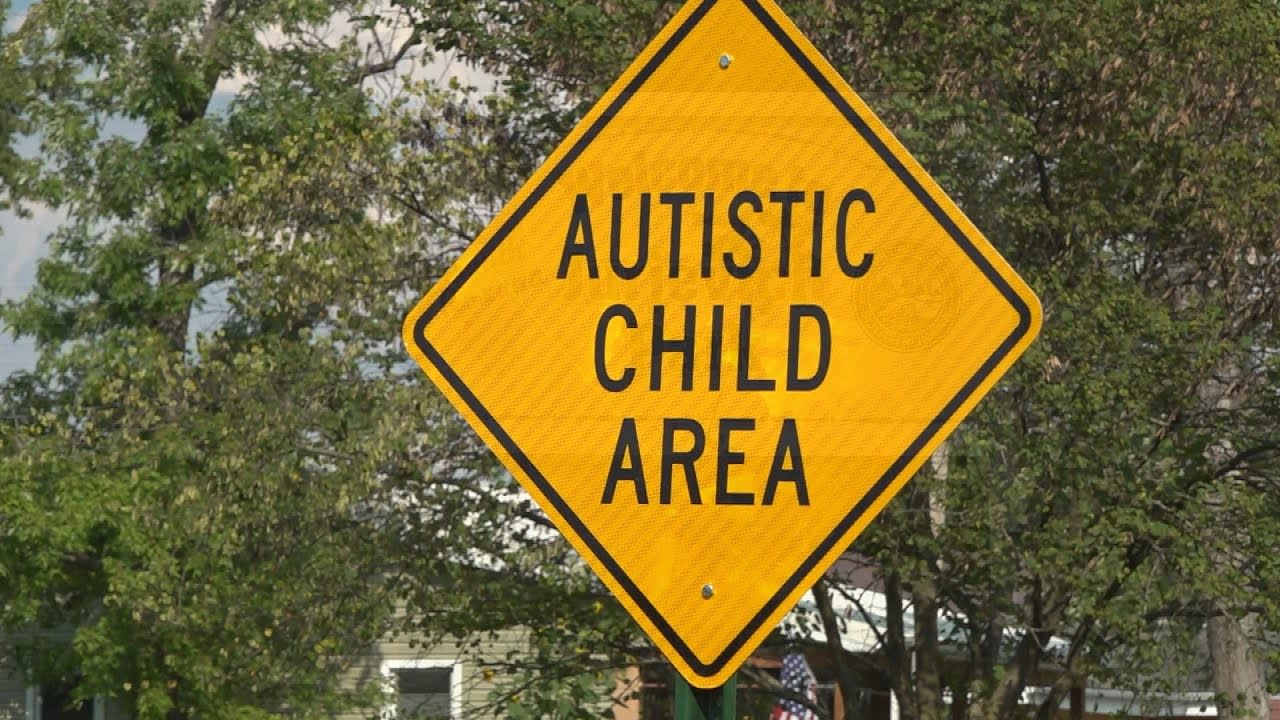 ‘Autistic Child’ Street Sign Helps Parents and Police