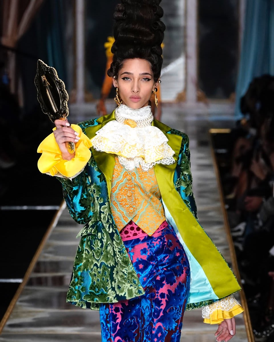 Last February at MFW, Moschino looked the French Revolution for inspiration. This season, Moschino travels back to the golden age of old Hollywood. See this season's collection at: https://t.co/tk8cbfDaA0 Shown: Moschino's February 2020 MFW runway by