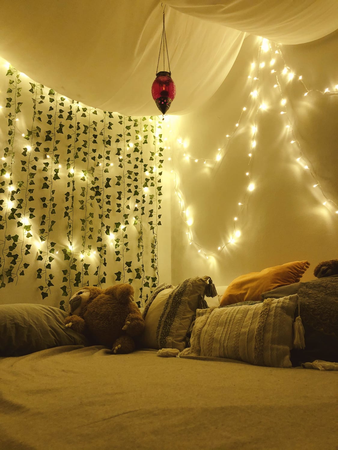 [INT][DIY] My 4 addictions: fairy lights, vines, pillows and sloths 🦥