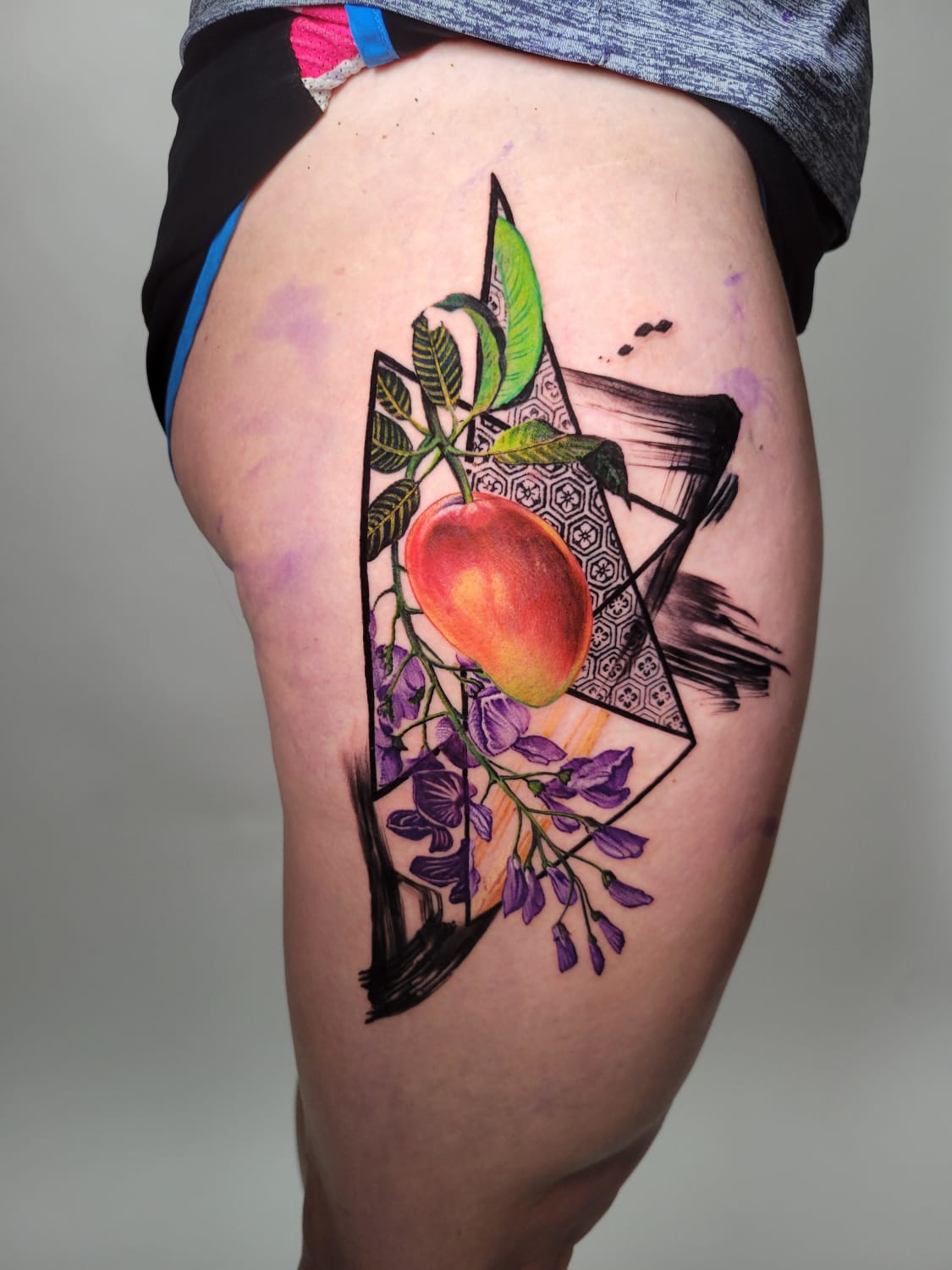 Firsrt session of my mango and wisteria flowers by @evilsteve (Instagram) at his studio in NYC