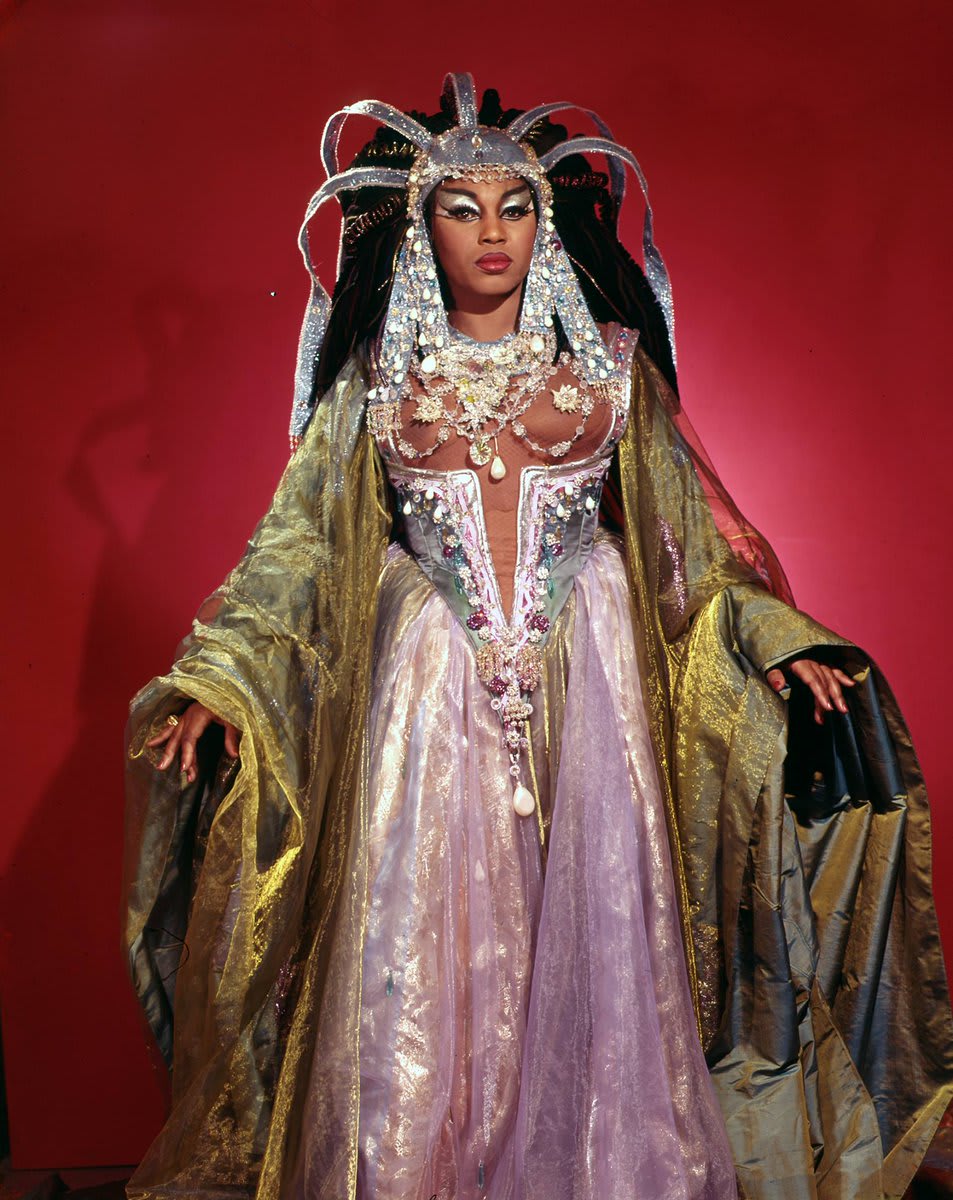 Happy 94th birthday to the incomparable and beloved soprano Leontyne Price. Price was featured in the @MetOpera's first performance in their new home at Lincoln Center in 1966, starring as Cleopatra in "Antony and Cleopatra." Her voice & her fearlessness forever changed the game.
