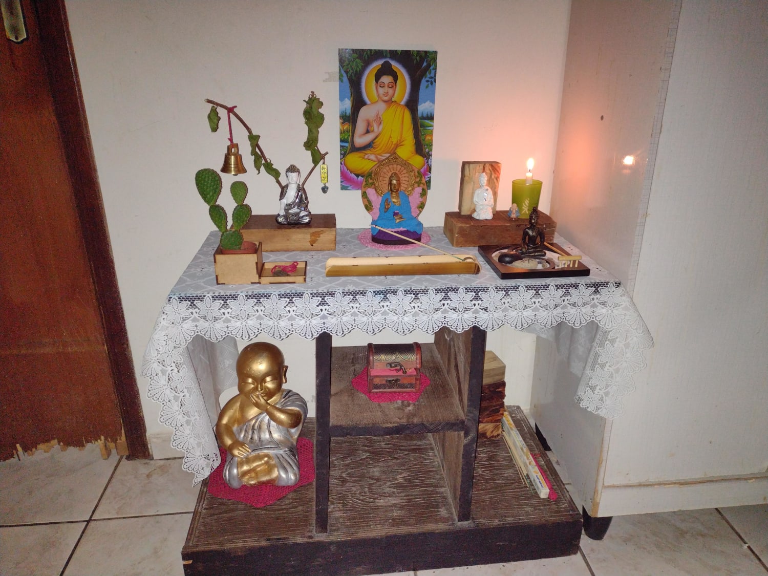 Update to my (18yo brazilian) altar. With every little thing I add and every day that passes, my devotion grows more and more ❤️