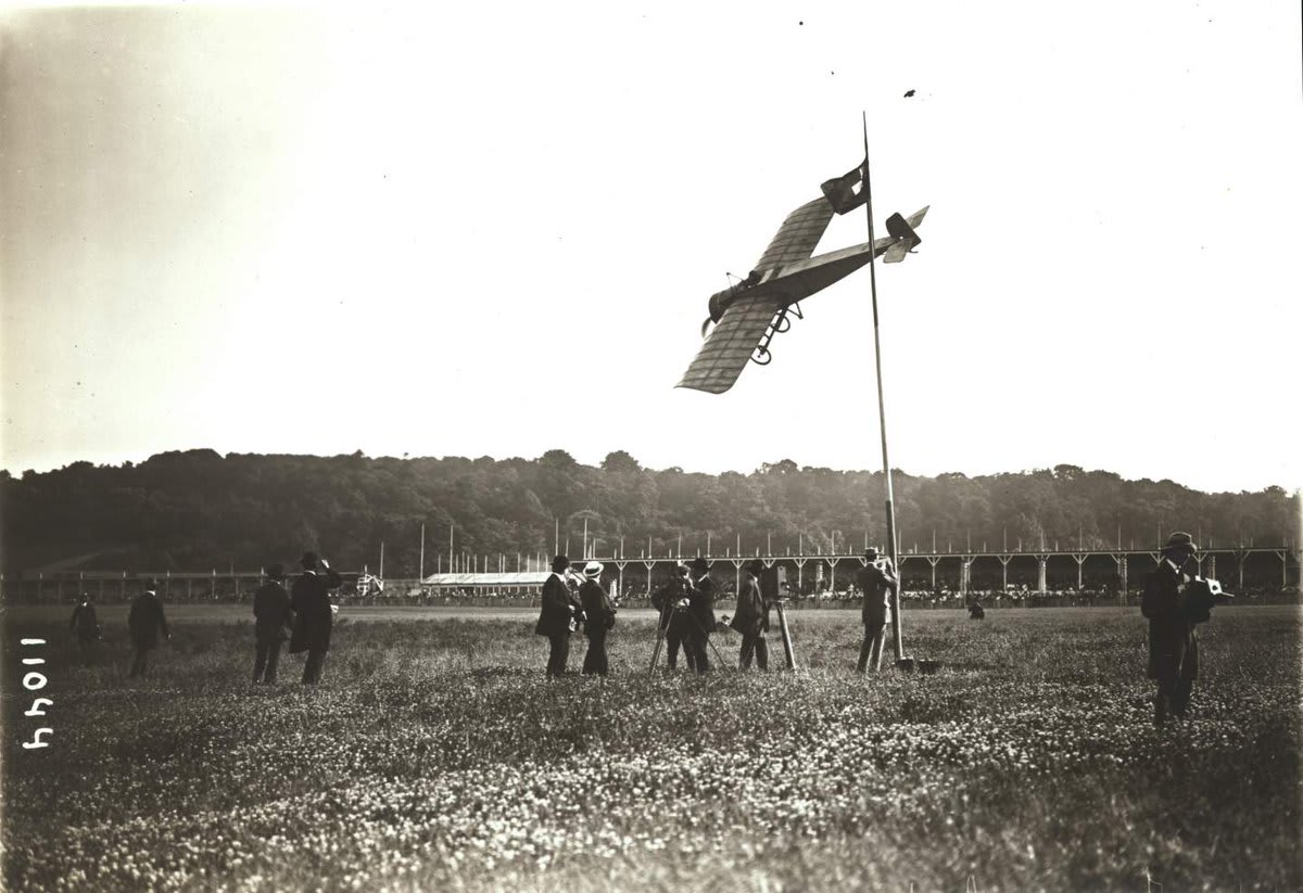 On this day in 1909, the world’s first major international flying meet opened in Reims, France. 23 aircraft participated in events at La Grand Semaine de l’Aviation de la Champagne:
