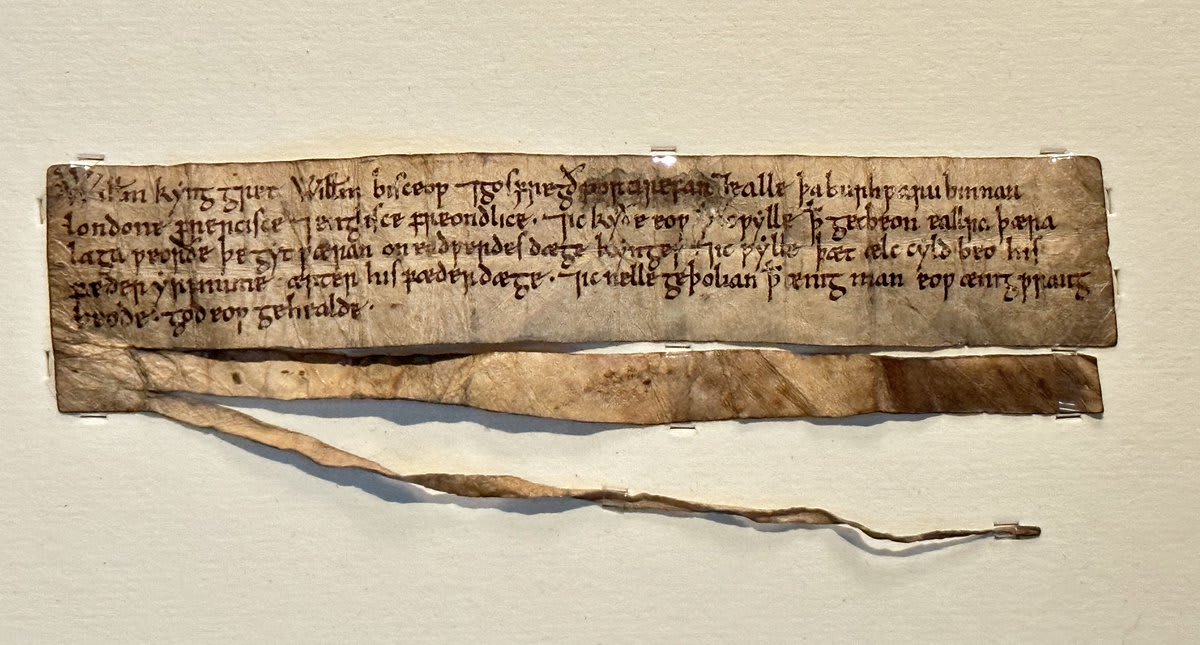 The William Charter - a tiny document which is the oldest in the @cityoflondon archival collection. It is an agreement between William and the inhabitants of London produced just after William’s coronation in 1067 (now on display at