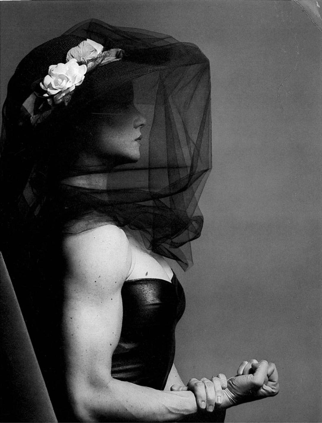 Lisa Lyon, body builder, 1983, photo by Robert Mapplethorpe