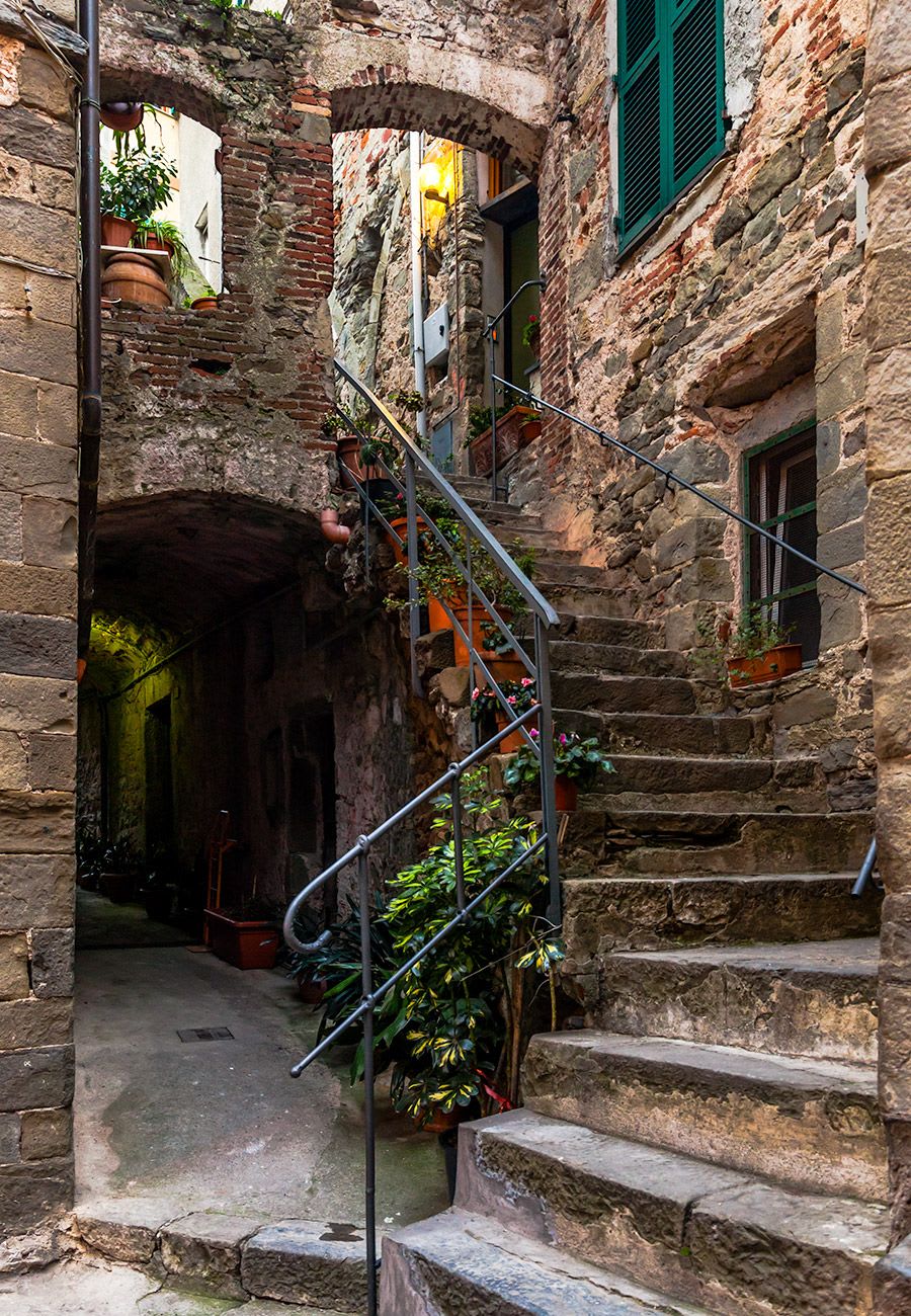 Finding silence in Cinque terre photo essay