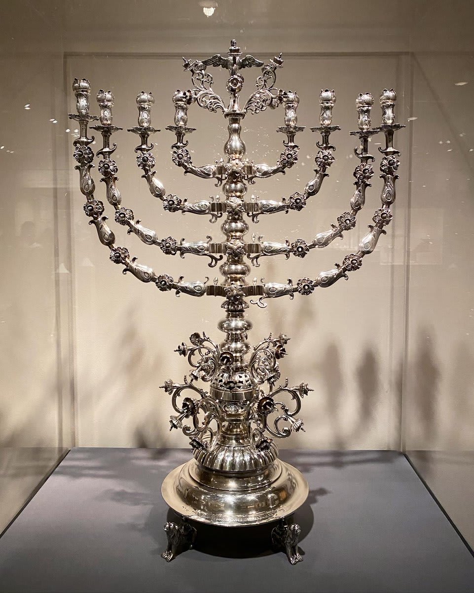 HappyHanukkah from The Met! ✨ ⁣⁣⁣⁣ On loan from the Moldovan Family Collection, this magnificent menorah bears a Hebrew inscription, reading in English: "With you is the fountain of life, by your light do we see light."⁣⁣⁣ Learn more: