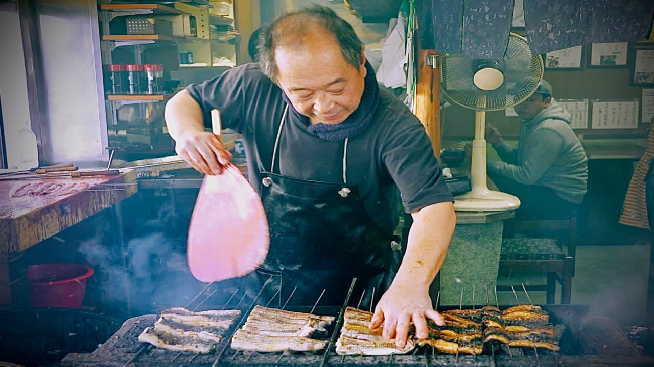 Japanese eel master who has been grilling eel for 35 years / Japanese street food