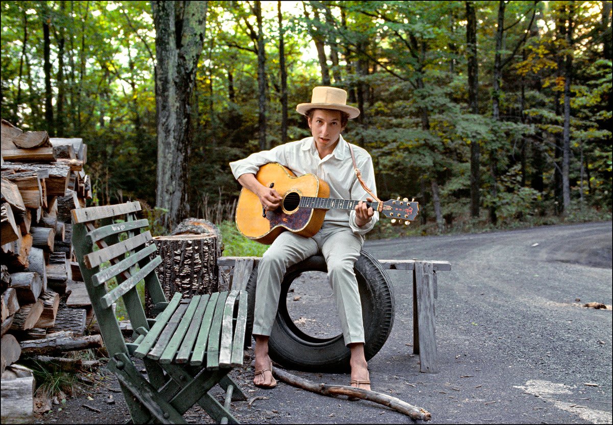 Final hours to shop the Magnum Square Print Sale! This is a unique opportunity to build your photography collection with this Elliott Landy 1968 photograph of Bob Dylan at his home in Woodstock, New York: https://t.co/TOnRAApVzi © Elliott Landy / Magnum Photos