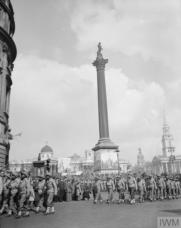 Black United States troops take part in a huge parade past Nelson's Column, London during the "Salute the Soldier" campaign, onthisday 1944. Learn more about the experiences of black Americans in Britain during the Second World War: https://t.co/CewzJi7AJL © IWM EA 18861