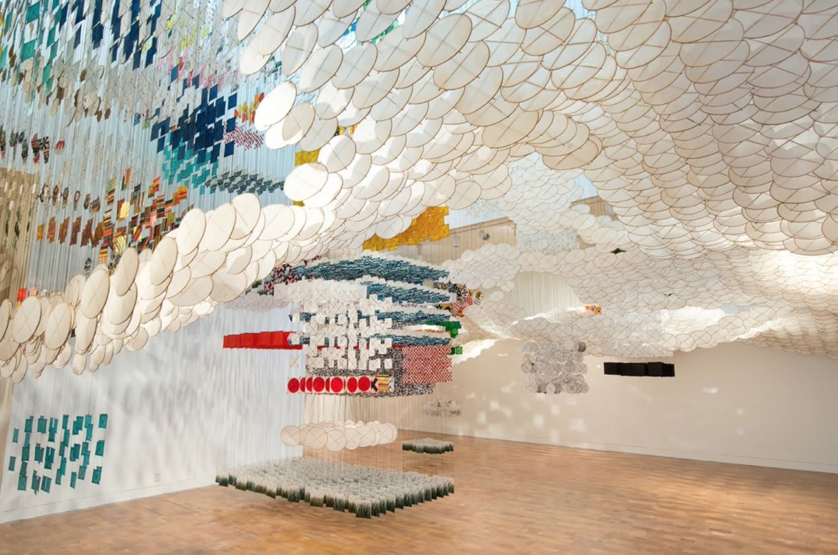 TBT to our 2014 exhibition Jacob Hashimoto's Gas Giant, an installation made up of thousands of tiny paper sheets. Here, Hashimoto combined traditional kite-making techniques and painting to create large sculptural environments to immerse visitors.