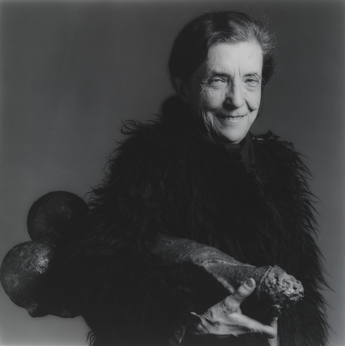 MapplethorpeMondays—for Louise Bourgeois’s retrospective at the @museumofmodernart in 1982-83, the museum commissioned Robert Mapplethorpe to create a portrait of the artist for the exhibition’s catalogue. Learn more about the portrait: