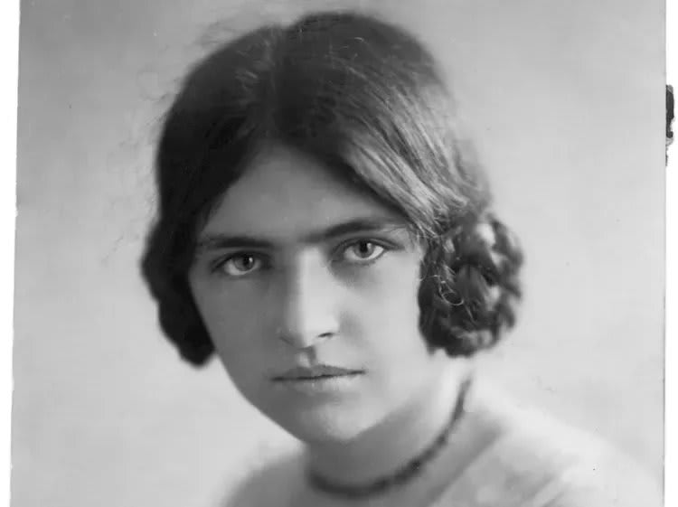 Mercedes Gleitze • Mix