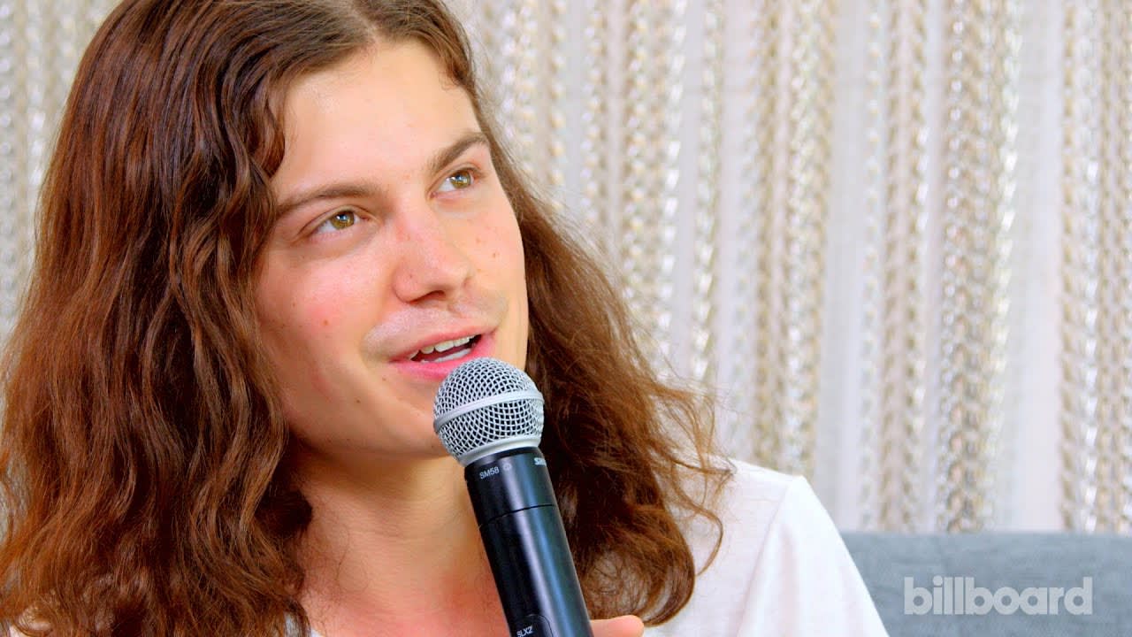 BØRNS at Lollapalooza: 'I Just Put the Slash Through the O for Stylistic Purposes'