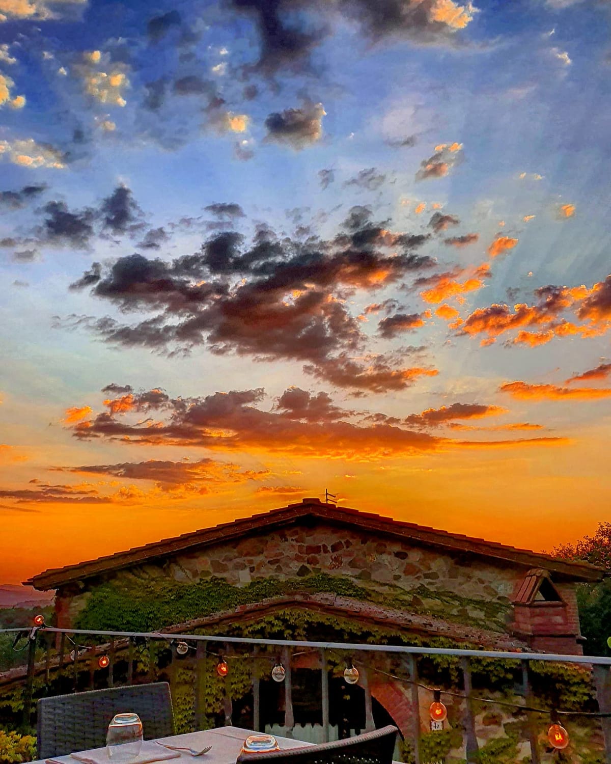Stunning sunset in Chianti hills (Tuscany, Italy)