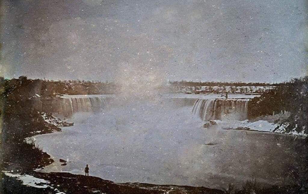 (1840) The first known photo of Niagara Falls