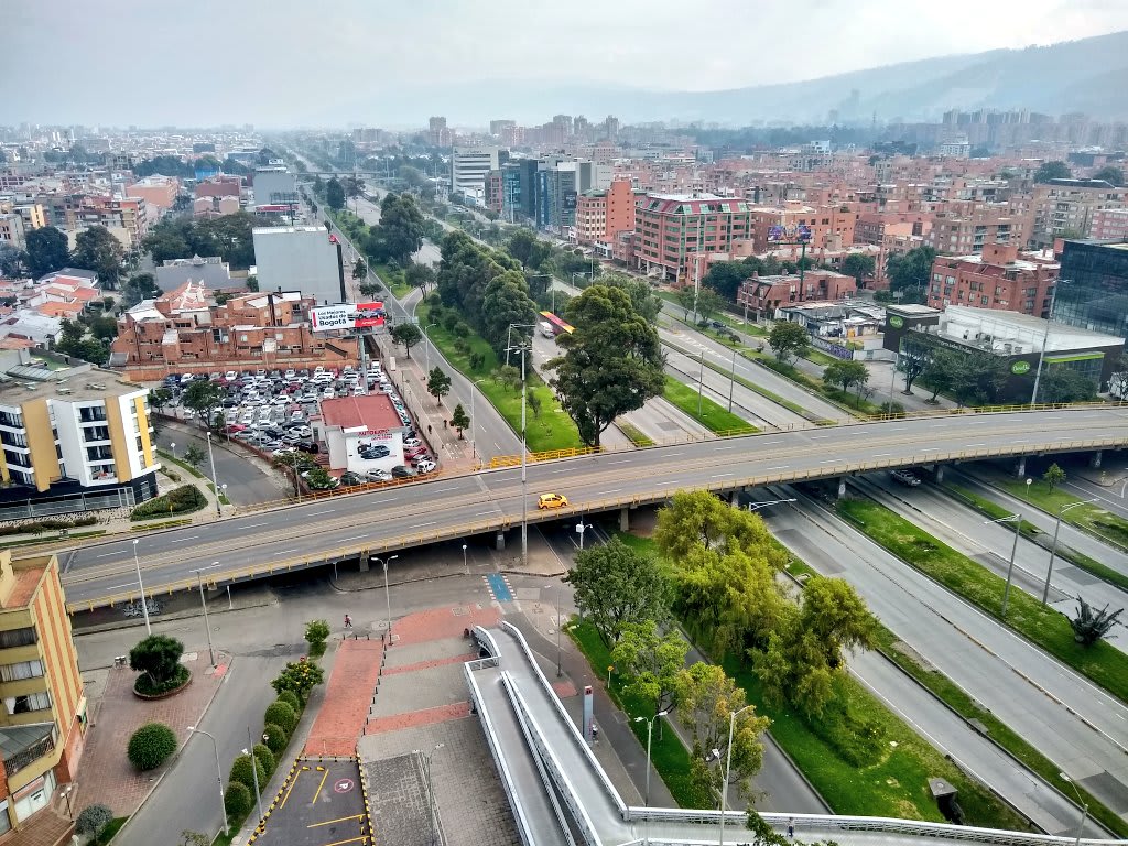Hora pica de la mañana en Bogotá. Morning rush hour in Bogota.