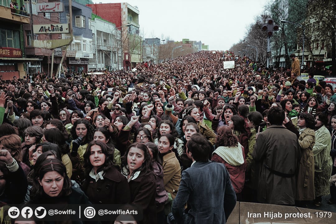 100,000 Iranian women protesting days after the Iranian Revolution, 1979 - colorized by me