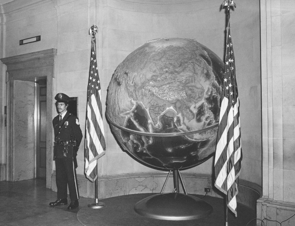 Welcome to the #ArchivesHashtagParty! Today’s theme ArchivesYouAreHere celebrates all things cartographic. This Terr-A-Qua Globe was given to @USNatArchives by aerial photographer Talbert Abrams in honor of Arctic explorers Finn and Jackie Ronne.