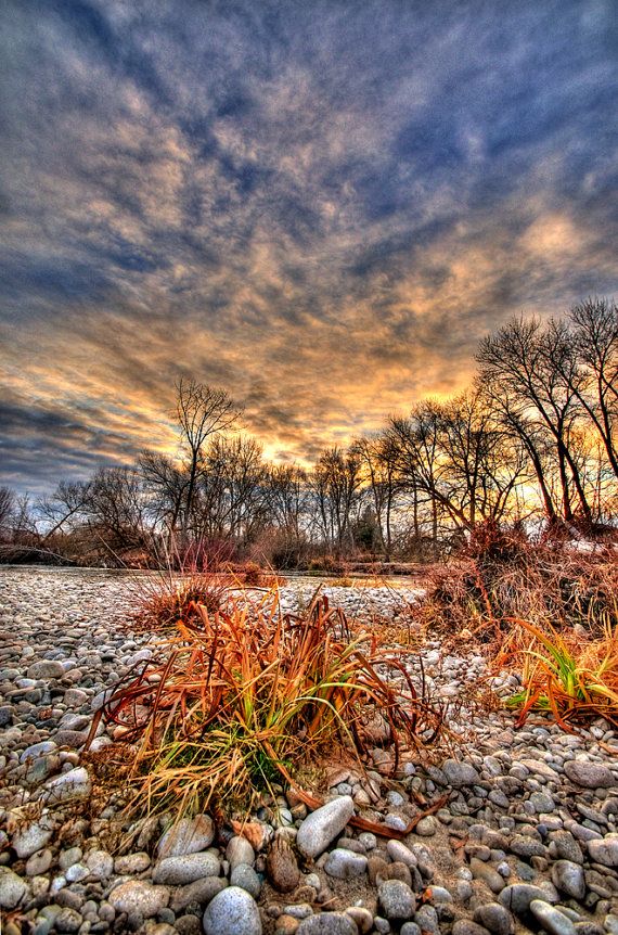 Pin by Carolina Mottl on Dos soles al atardecer... has escuchado crecer la hierba? | Boise river, What a beautiful world, Nature