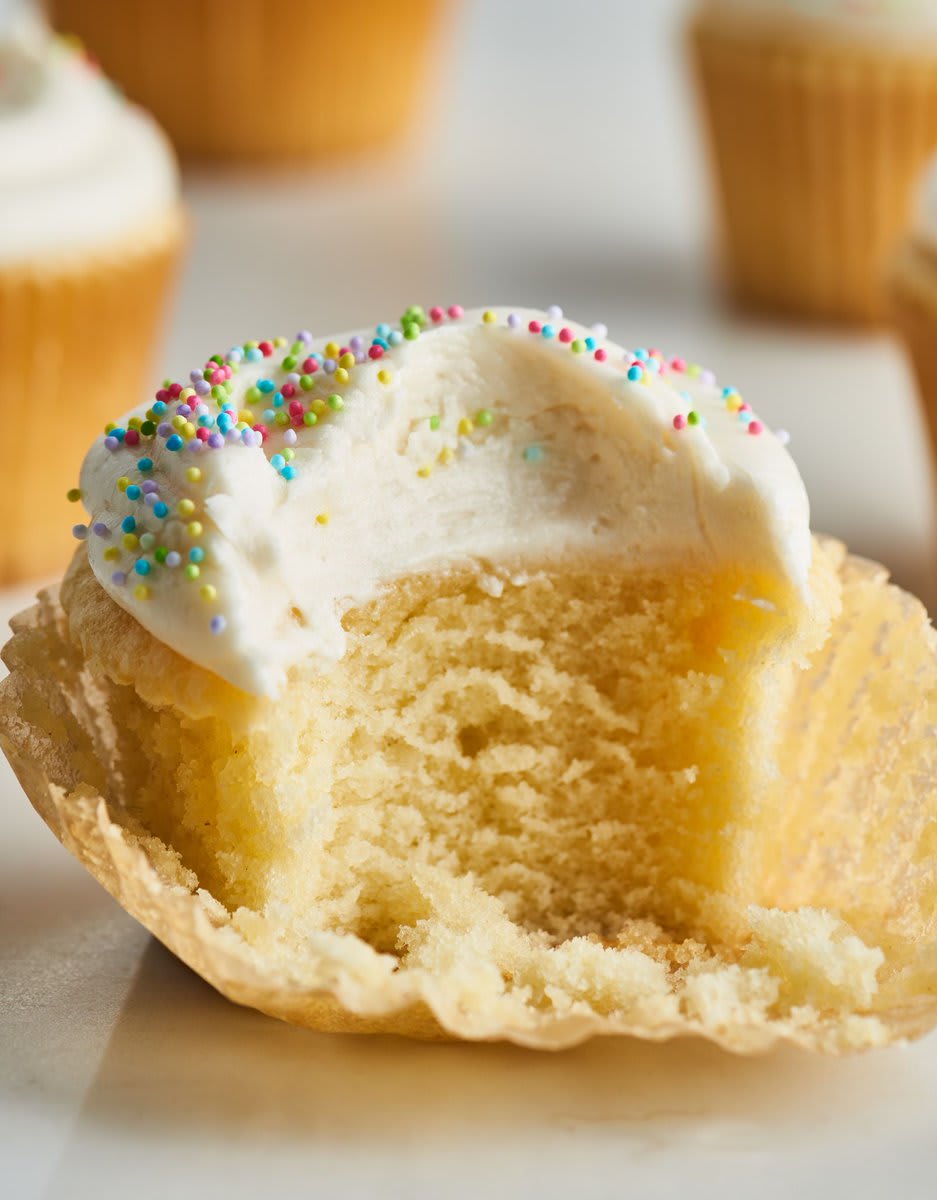 @JesseSzewczyk tried Magnolia Bakery's famous vanilla cupcake recipe — and now understands the hype: