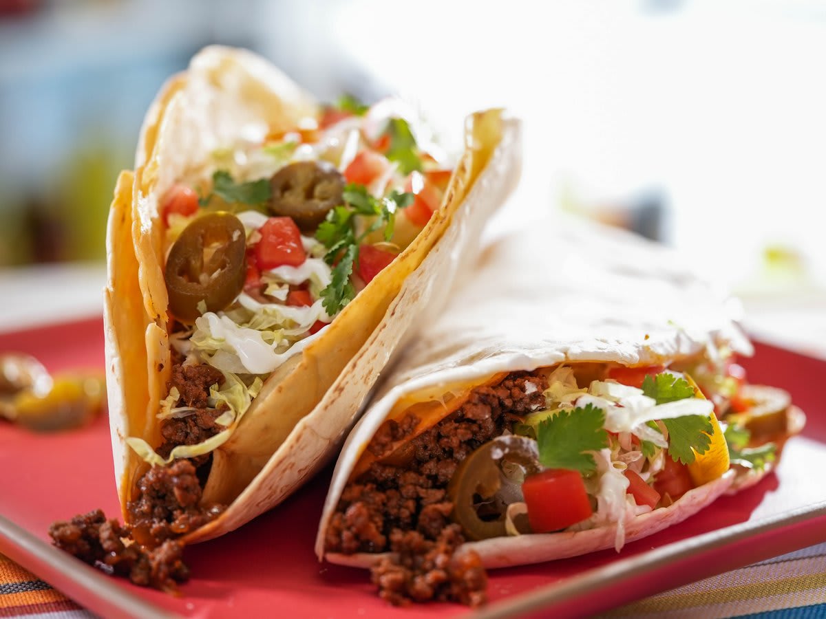 No matter if you're Team Soft Shell or Team Hard Shell, @jeffmauro has a taco you're gonna LOVE: https://t.co/eW2JOoTy2s! This double-decker beauty has the best of both worlds, plus a savory mixture of ground beef and chorizo. It's coming up on TheKitchen, next @ 11a|10c.