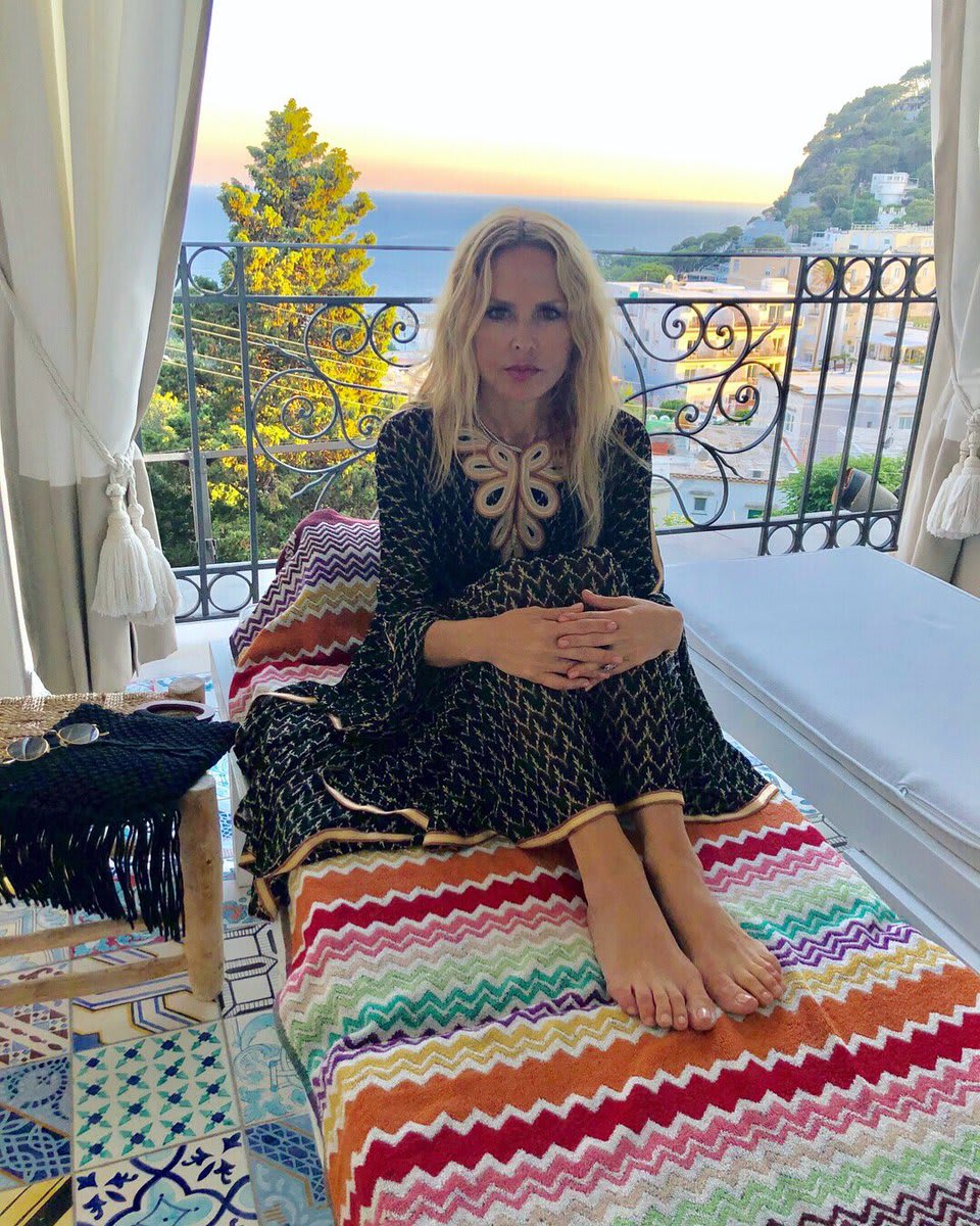 tbt to what seems like forever ago spending magical summer days in capri in vintage @Missoni and new boxofstyle @MissoniHome ☀️ Shop at link below and use code: Rz4bos25 ✨XoRZ