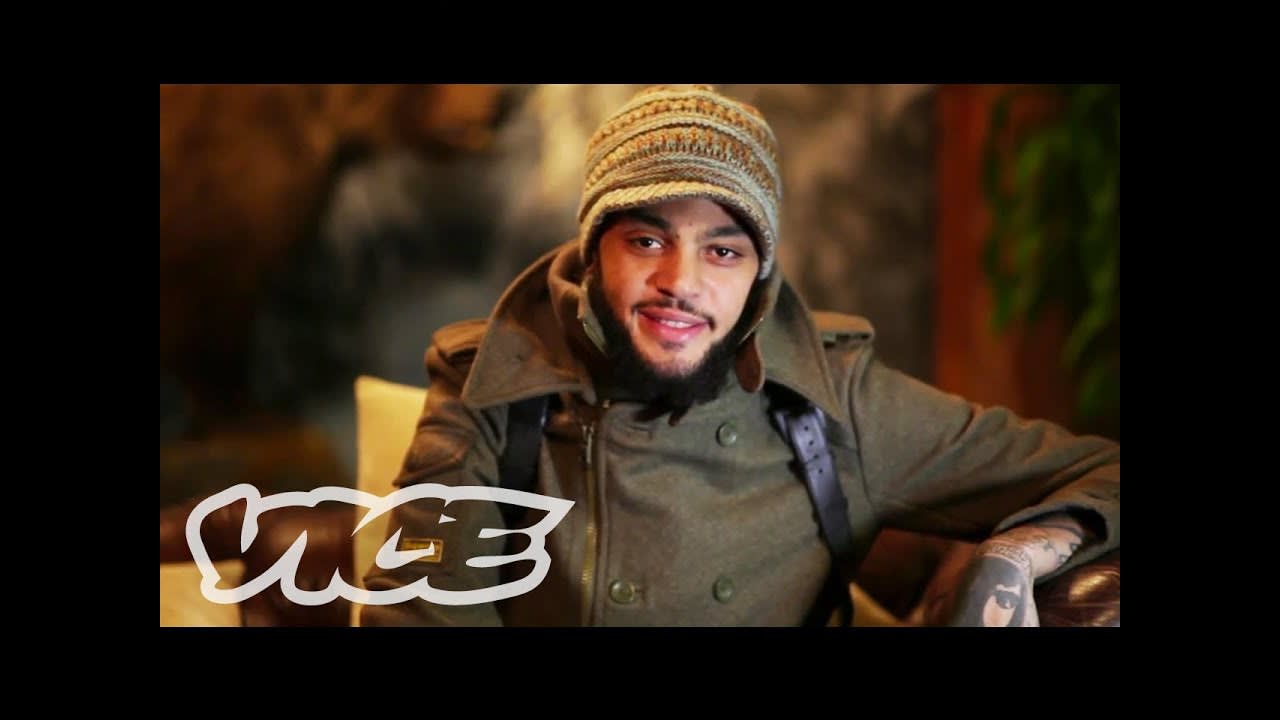 Travie McCoy Gets Wasted at a Frat Party | PARTY LEGENDS