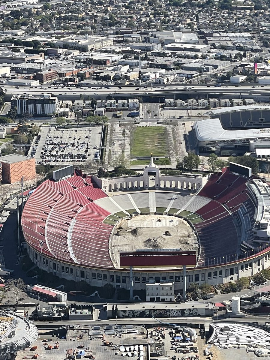 [Gluck] My co-worker @bylindsayhjones is in LA for Super Bowl coverage and flew over the Coliseum today. Six days after the Clash, this is all that’s left of the racetrack. 😥