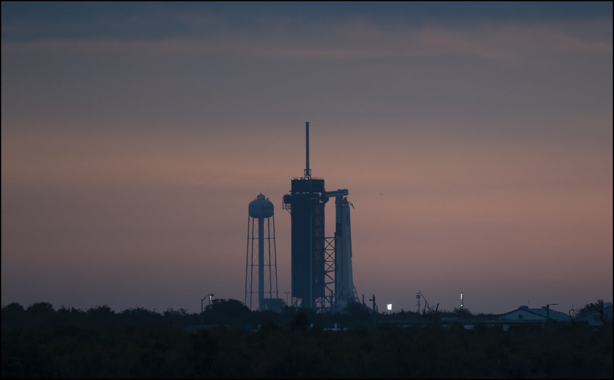 The @SpaceX Falcon 9 rocket and Crew Dragon spacecraft are seen at sunrise on launch day. @AstroBehnken & @Astro_Doug are scheduled to launch to @Space_Station on the Demo-2 mission from @NASAKennedy at 4:33pm ET. More LaunchAmerica :
