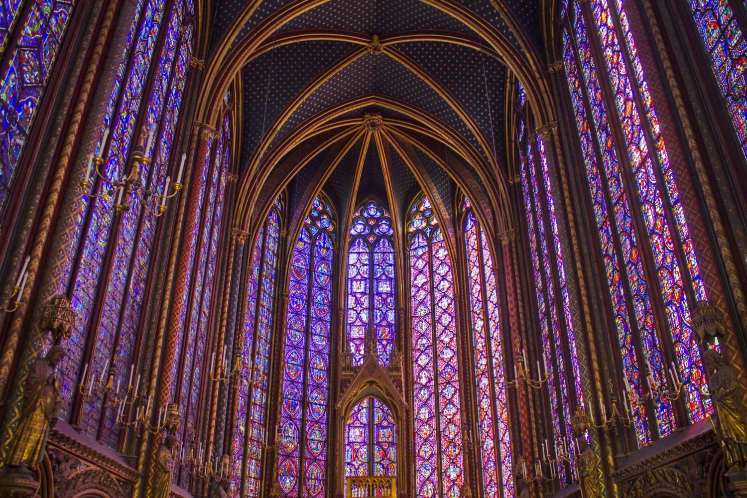 The reliquary platform of Sainte-Chapelle in Paris, surrounded by curtains of Medieval stained glass, built to hold the maybe-real Crown of Thorns (OC, Info in comments)