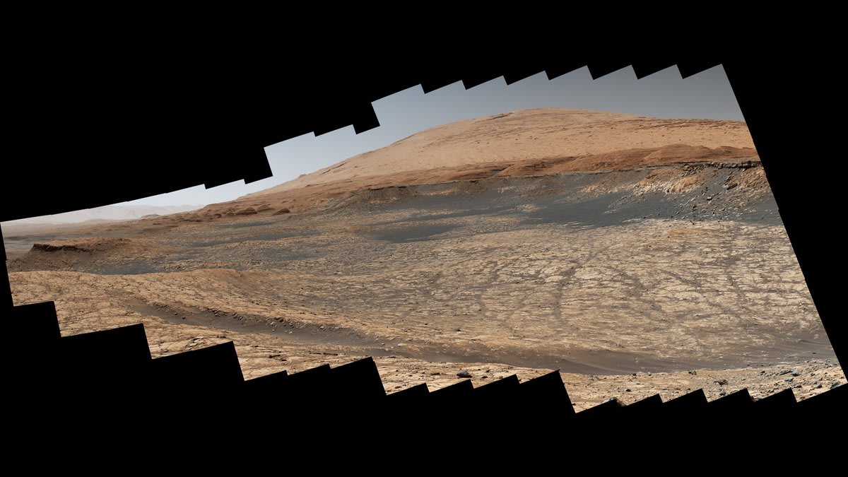 💫 @MarsCuriosity is on a mile-long road trip to explore higher ground on Mount Sharp, which may offer new clues to how the planet changed from Earth-like, with lakes and a thick atmosphere, to the nearly-airless, freezing desert it is today.