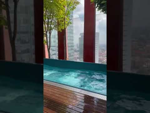 Earthquake Shakes Pool at Top of Building in Mexico || ViralHog