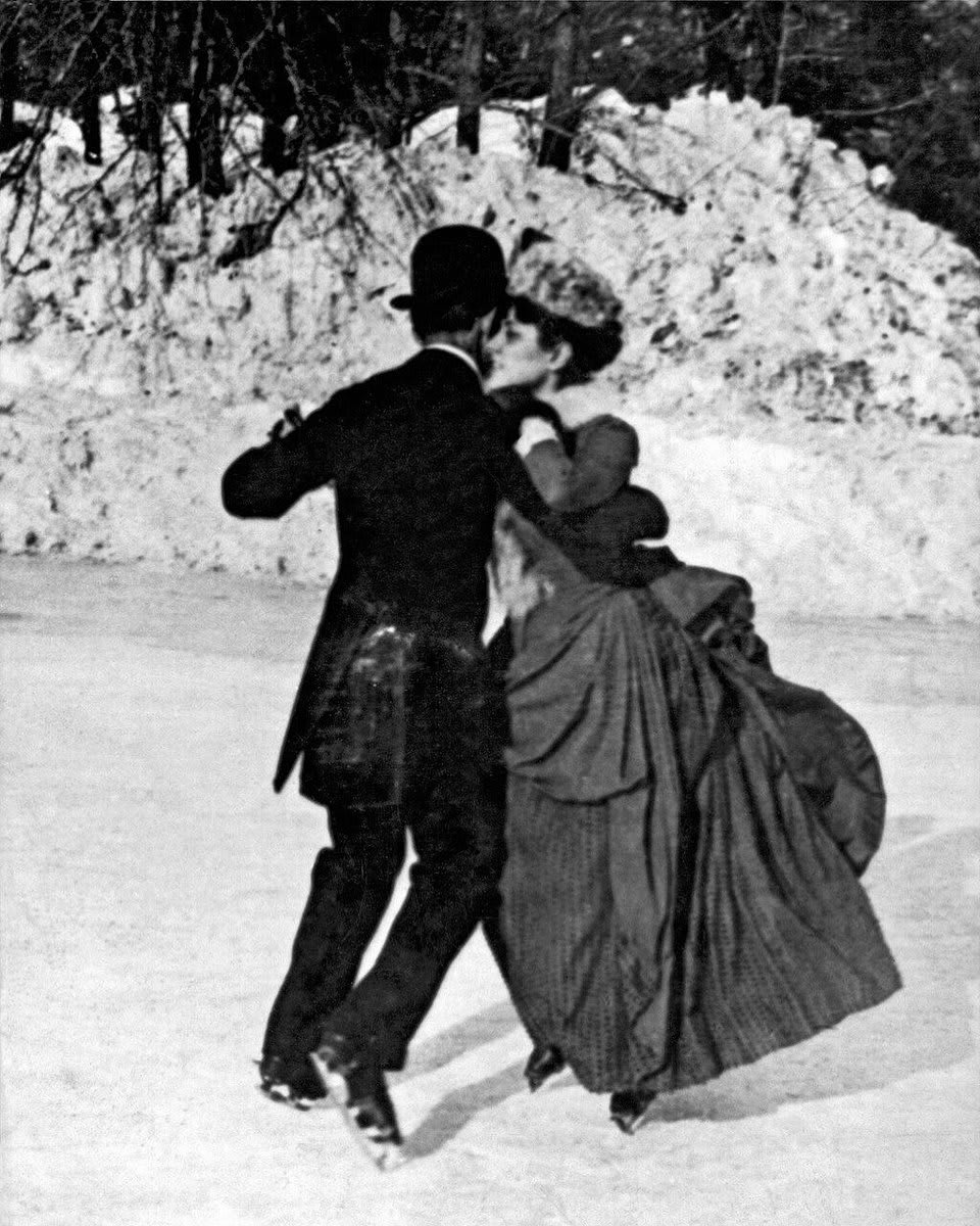 I just adore this photo of a couple skating in Central Park, circa late 1880s. Via Underwood Archives.
