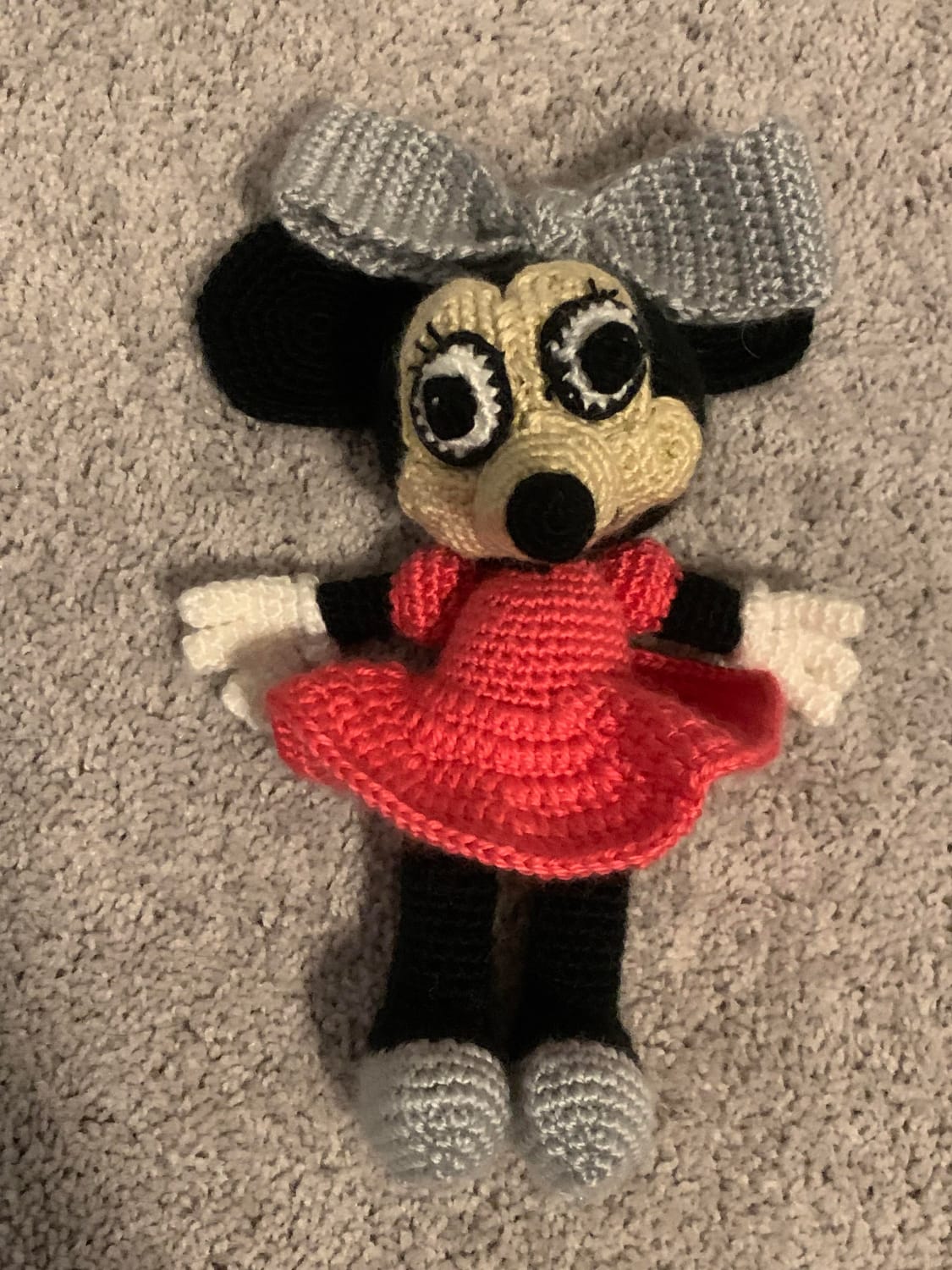 In support of the scary Micky posted earlier, here is cracked out Minnie Mouse