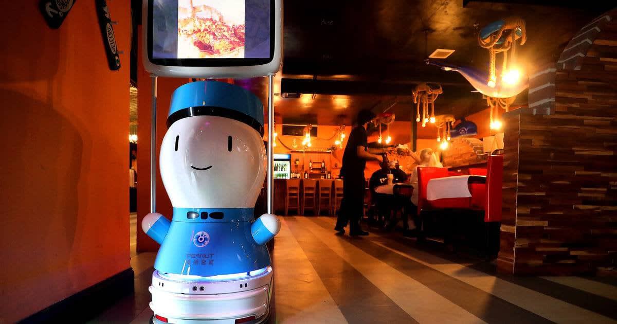 South Florida restaurant hires robot waiters